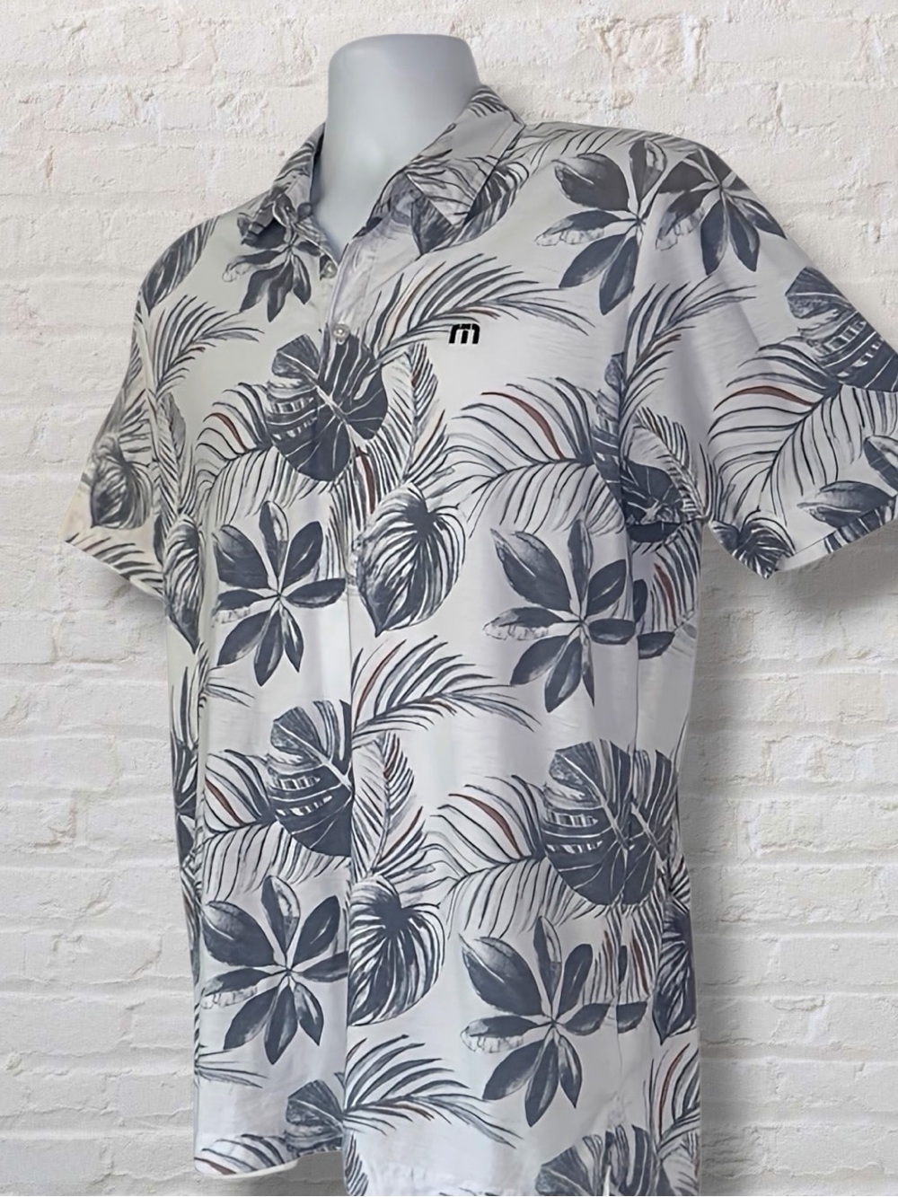 TravisMathew Men’s Golf Shirt Medium – Tropical Floral Print Performance Polo - Picture 5 of 11